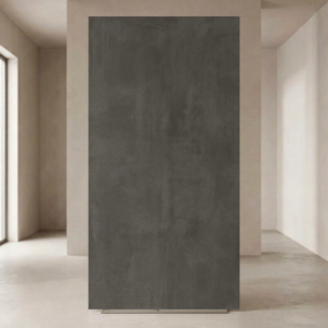 Boost Tarmac Hammered 162x324x1,2 cm predstavlja moderno i industrijsko rješenje za savremene enterijere